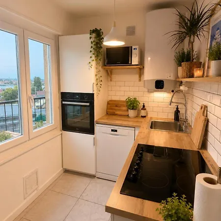 아파트 Downtown Terrace With Panoramic View 투르쿠앵